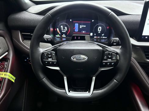 Used 2025 Ford Explorer Platinum w/ LUX Leather Package image 12