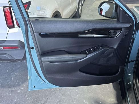 Used 2025 Kia Seltos S image 14