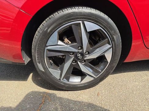 Certified 2023 Hyundai Elantra Limited FWD image 7