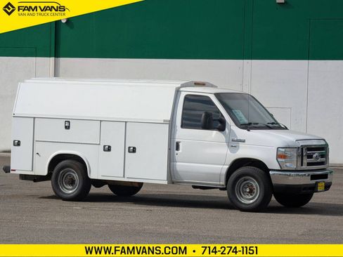 Used 2016 Ford E-350 and Econoline 350 Super Duty w/ Power Windows & Locks Group image 1