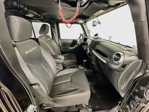 Used 2015 Jeep Wrangler Unlimited Sahara w/ Max Tow Package AWD/4WD image 27