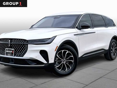 Used 2024 Lincoln Nautilus Premier image 1