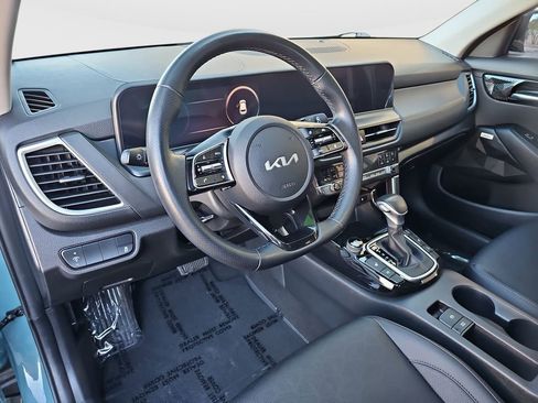 Used 2024 Kia Seltos SX AWD/4WD image 9