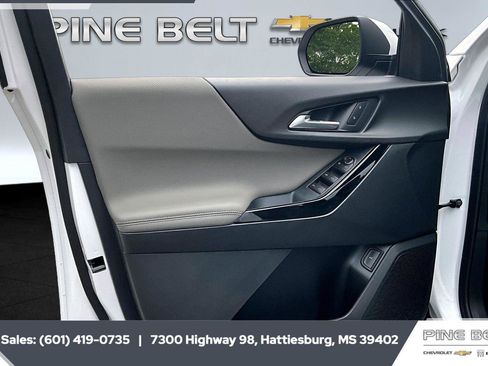 New 2026 Chevrolet Equinox LT FWD image 17