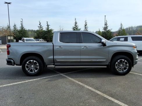 Used 2023 Chevrolet Silverado 1500 High Country w/ Technology Package AWD/4WD image 4