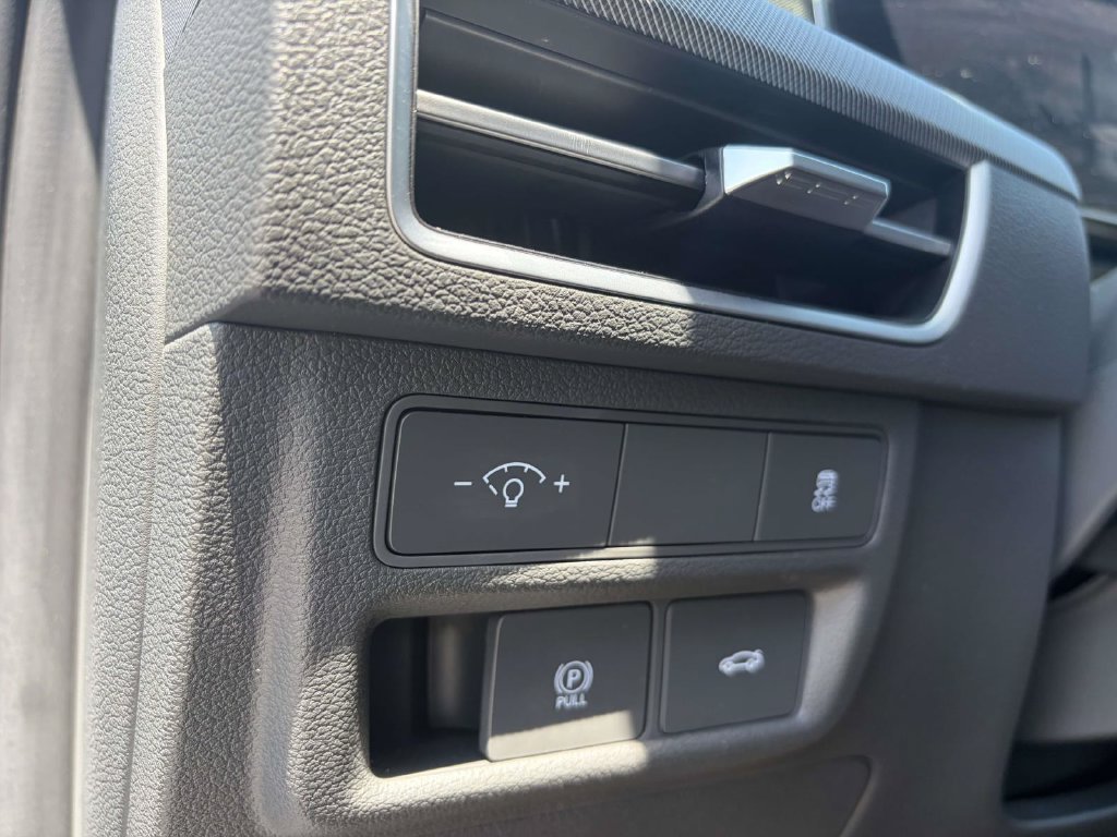 Used 2025 Hyundai Sonata SEL FWD image 24
