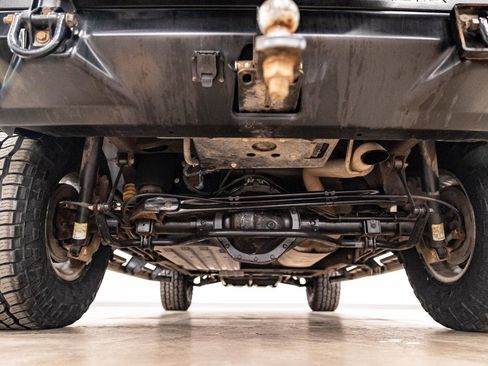 Used 2003 HUMMER H2 w/ Preferred Equipment Group image 33