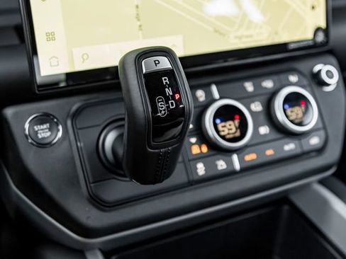 Certified 2026 Land Rover Defender 110 X AWD/4WD image 25