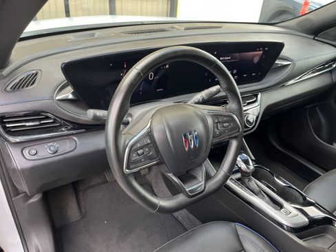 Used 2025 Buick Envista Sport Touring image 33