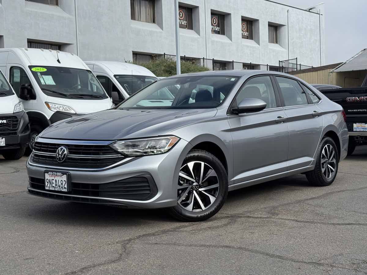 Used 2024 Volkswagen Jetta S FWD image 2