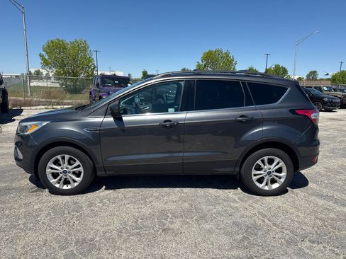 Used 2017 Ford Escape SE FWD image 8