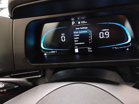 Used 2025 Hyundai Elantra Sport image 31