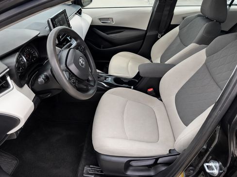 Used 2020 Toyota Corolla LE FWD image 8
