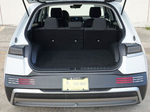 Used 2025 Hyundai Ioniq 5 SE RWD image 9
