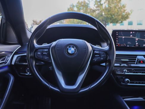 Used 2018 BMW 530e image 28