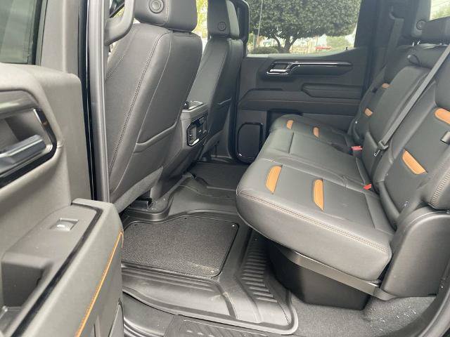 Used 2024 GMC Sierra 1500 AT4 w/ Technology Package AWD/4WD image 17