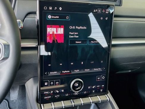 New 2027 GMC Terrain Elevation w/ Elevation Premium Package FWD image 10