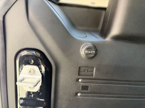 Used 2025 Jeep Wrangler Unlimited Sport AWD/4WD image 28