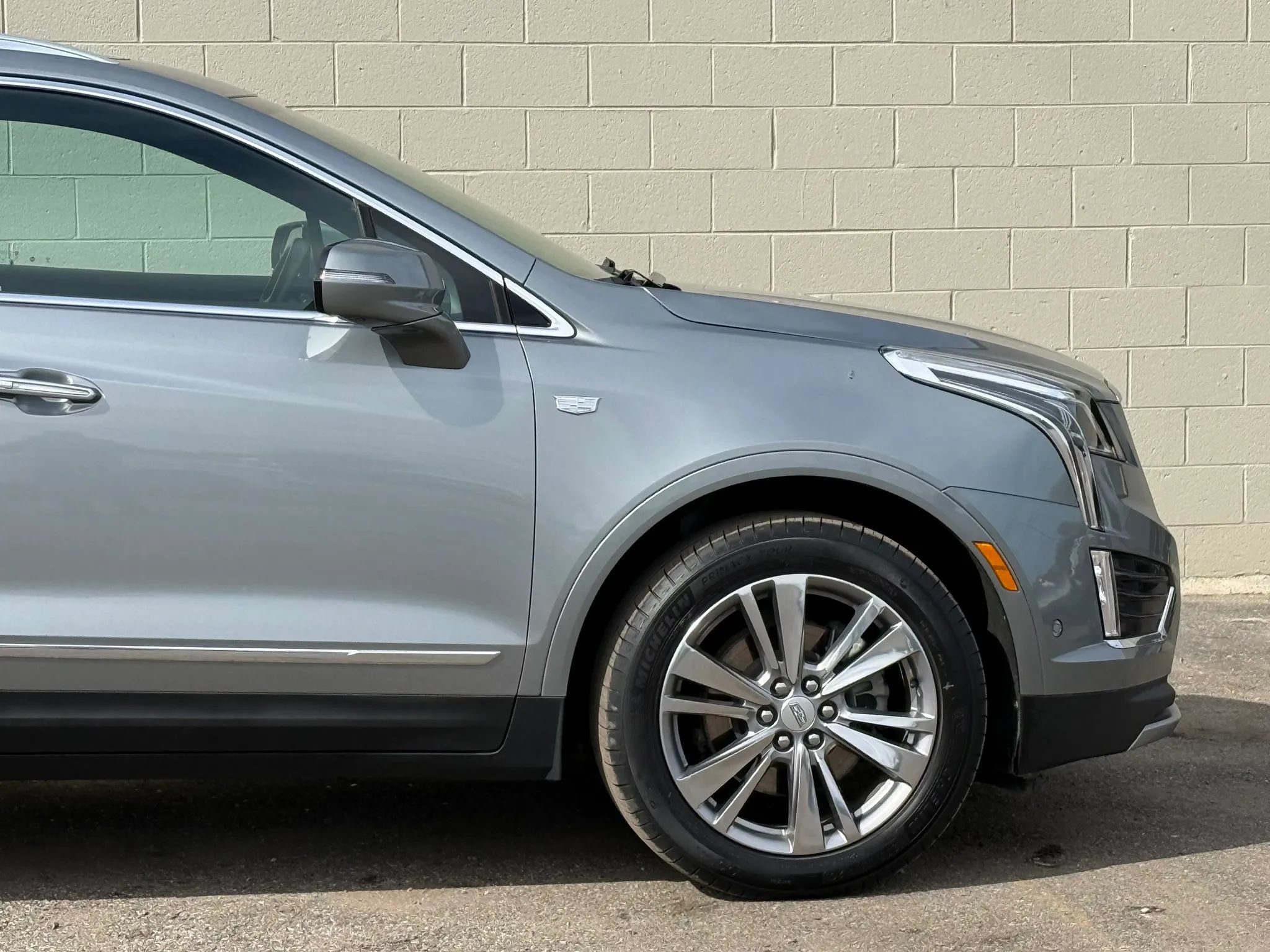 Used 2023 Cadillac XT5 Premium Luxury w/ Technology Package AWD/4WD image 13