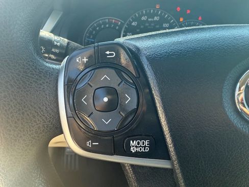 Used 2012 Toyota Camry LE image 16