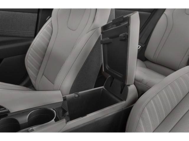 Certified 2023 Hyundai Elantra Limited w/ Preferred Accessory Package FWD image 17