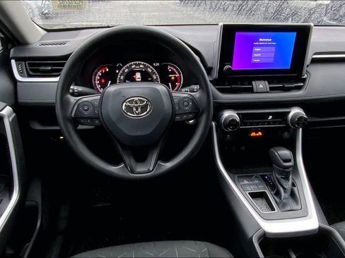 Used 2023 Toyota RAV4 XLE image 5