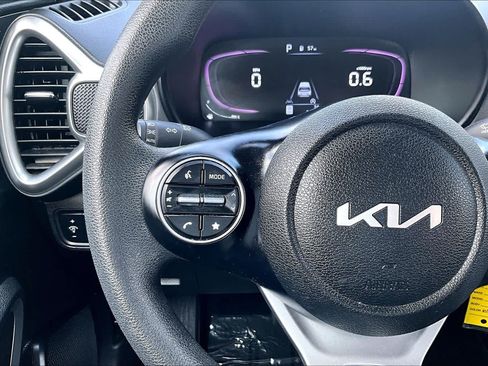 Used 2023 Kia Soul LX FWD image 22
