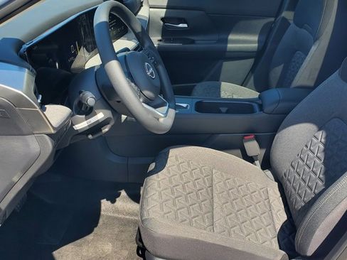 New 2025 Nissan Kicks SV w/ SV Premium Package image 13