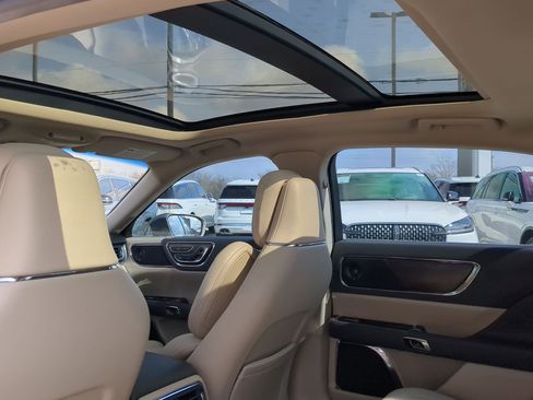 Used 2019 Lincoln Continental Reserve image 21