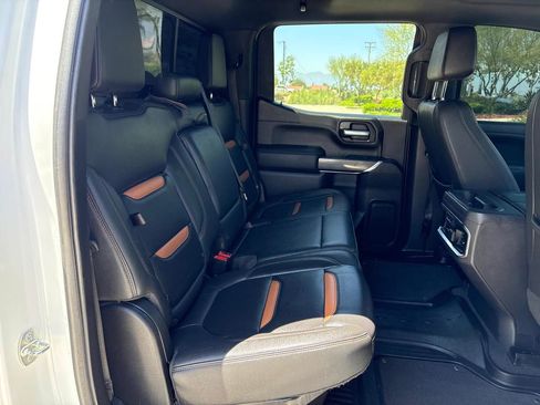 Used 2021 GMC Sierra 1500 AT4 w/ AT4 Premium Package AWD/4WD image 16