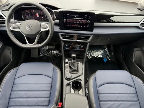 New 2026 Volkswagen Taos SEL image 21