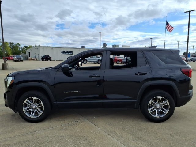 Used 2026 GMC Terrain Elevation FWD image 2