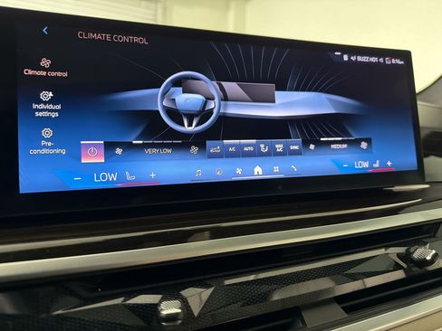 Used 2024 BMW X5 sDrive40i w/ Premium Package RWD image 19