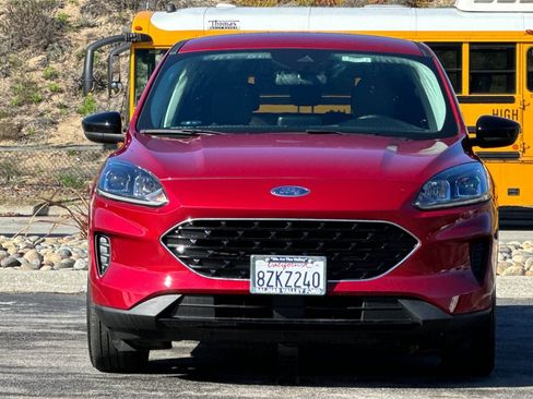 Certified 2021 Ford Escape SE w/ SE Sport Appearance Package image 9