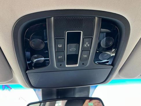 Used 2017 Kia Sorento SX image 43