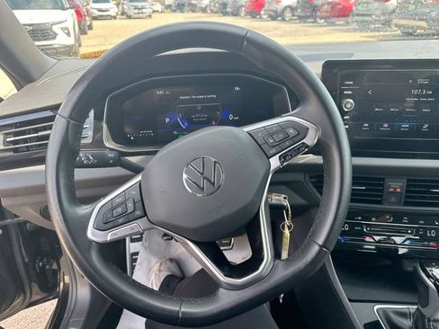 Used 2025 Volkswagen Jetta Sport FWD image 15