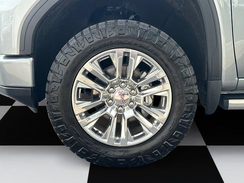 Used 2025 GMC Sierra 1500 Denali w/ Technology Package AWD/4WD image 14