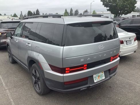 Used 2025 Hyundai Santa Fe SEL FWD image 3