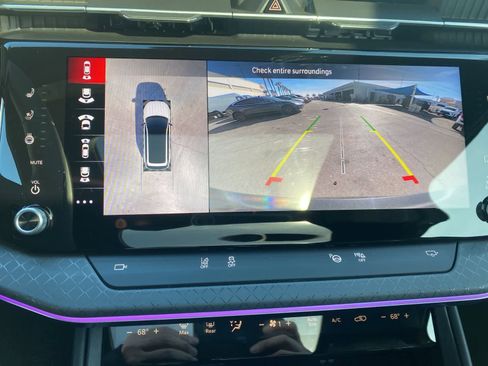 Used 2025 Jeep Wagoneer S Limited w/ Comfort Package image 17