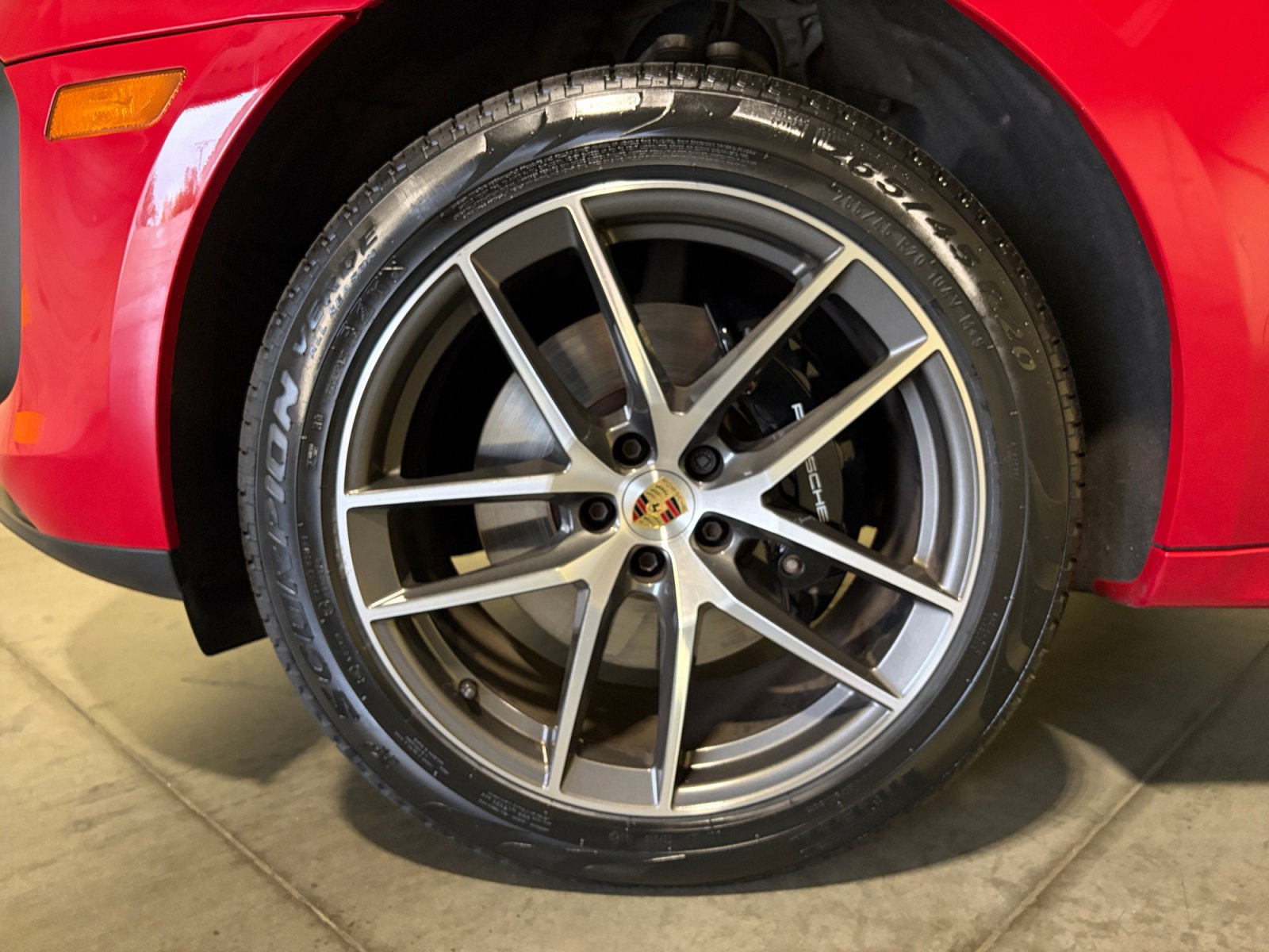 Certified 2023 Porsche Macan S AWD/4WD image 18