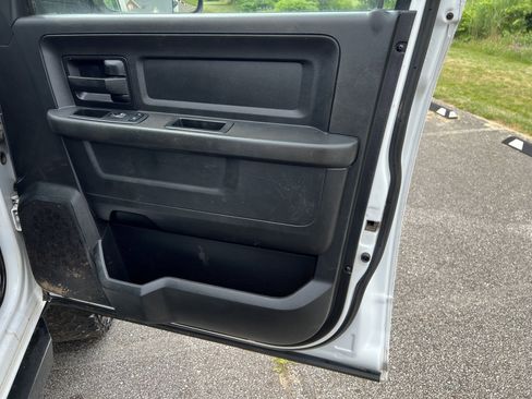 Used 2018 RAM 2500 Tradesman w/ Chrome Appearance Group image 27