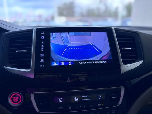 Used 2018 Honda Pilot Touring image 33