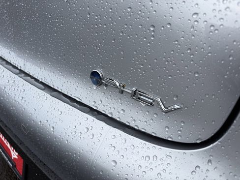 New 2026 Toyota Prius Plug-In Hybrid image 9