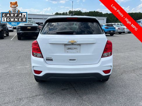 Used 2020 Chevrolet Trax LS w/ Tint and Cruise Package FWD image 4