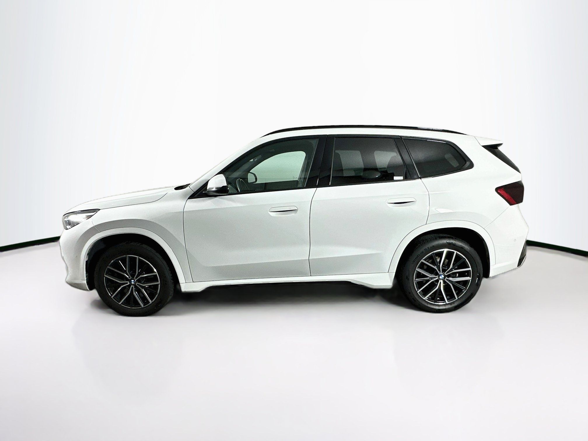Used 2026 BMW X1 xDrive28i AWD/4WD image 4
