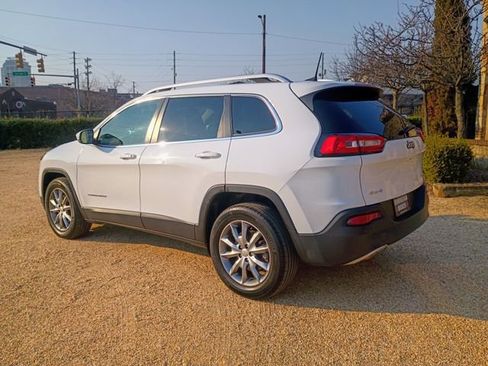 Used 2018 Jeep Cherokee Limited AWD/4WD image 8