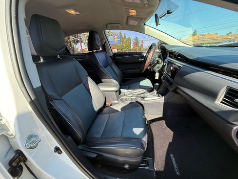 Used 2016 Toyota Corolla S Premium image 18