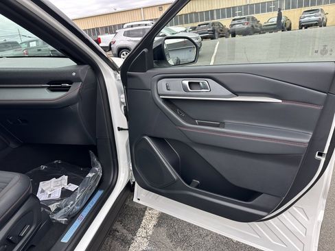 New 2026 Ford Explorer ST-Line w/ ST-Line Street Pack image 16
