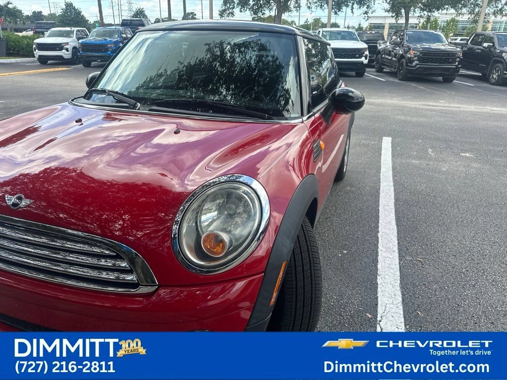 Used 2010 MINI Cooper Hardtop FWD image 1