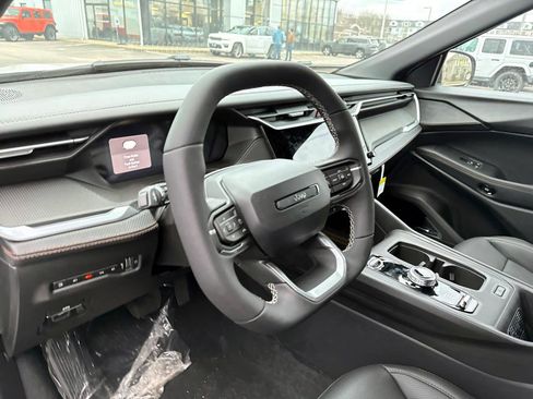 New 2026 Jeep Cherokee Overland image 9